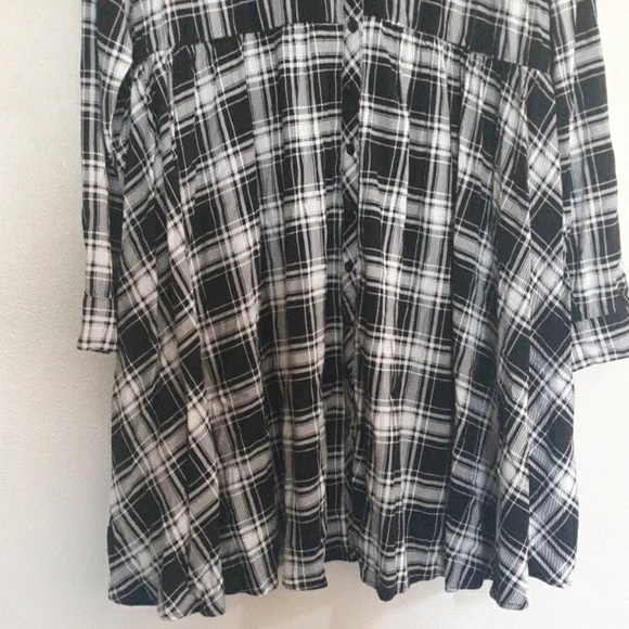 Torrid Black And White Plaid Challis Shirtdress - Picture 6 of 15